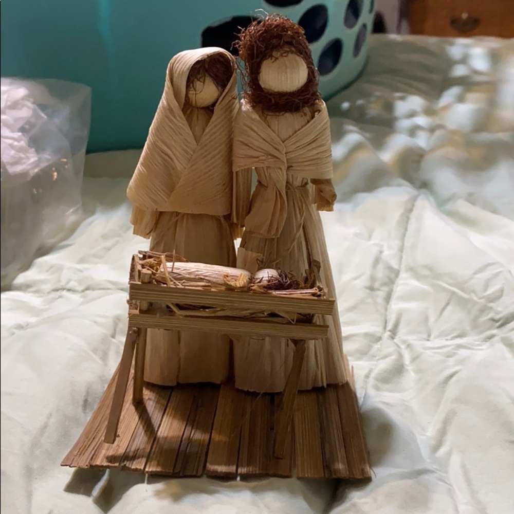 Small Manger Scene